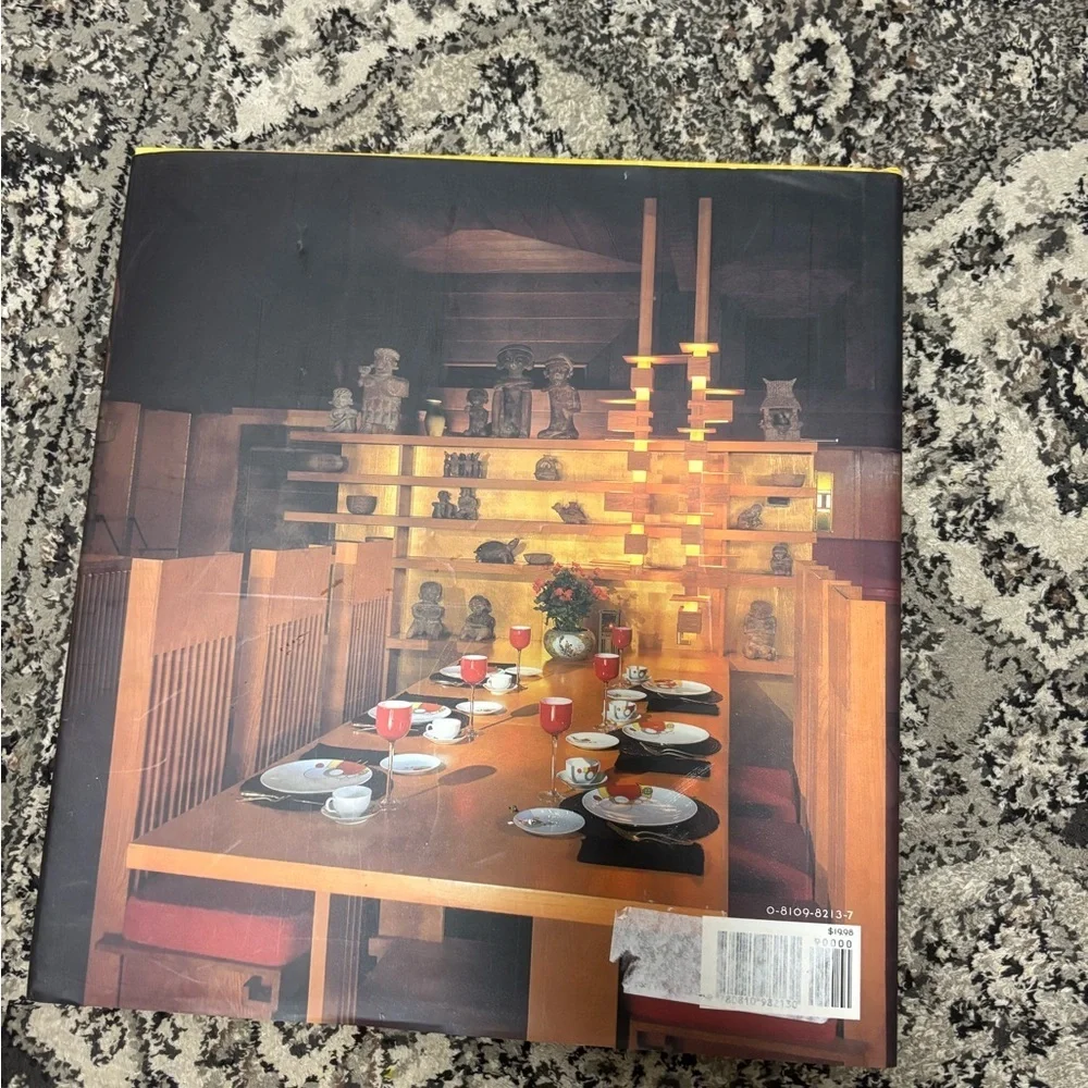 50 Favorite Furnishings by Frank Lloyd Wright Book - Picture 6 of 8